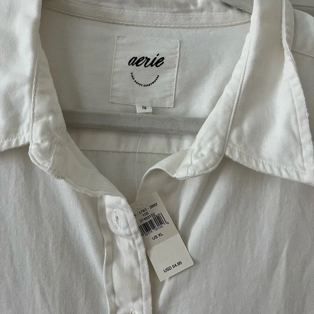 NWT Aerie White Casual Button Down Shirt - Picture 3 of 4